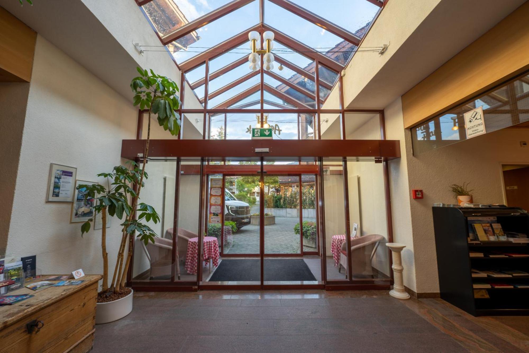 Hotel Aeschipark Aeschi Bei Spiez Exterior photo
