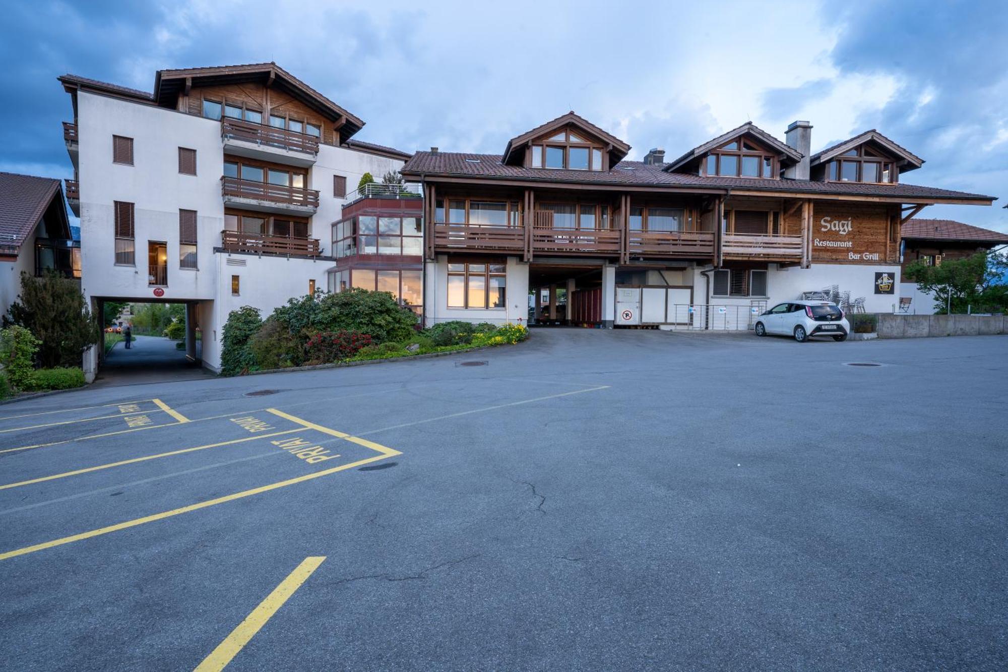 Hotel Aeschipark Aeschi Bei Spiez Exterior photo
